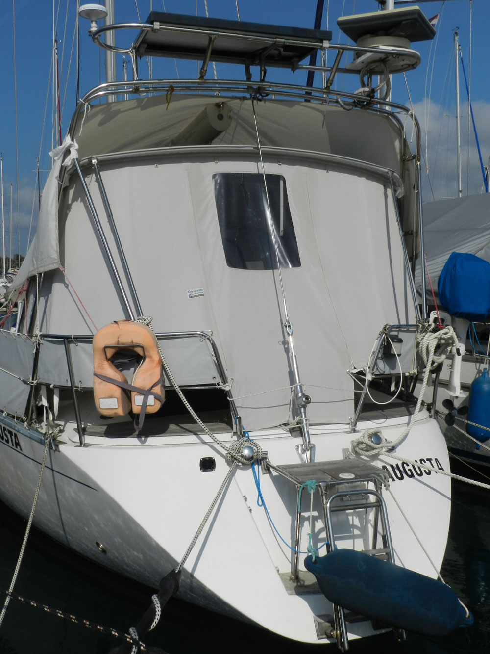 image015